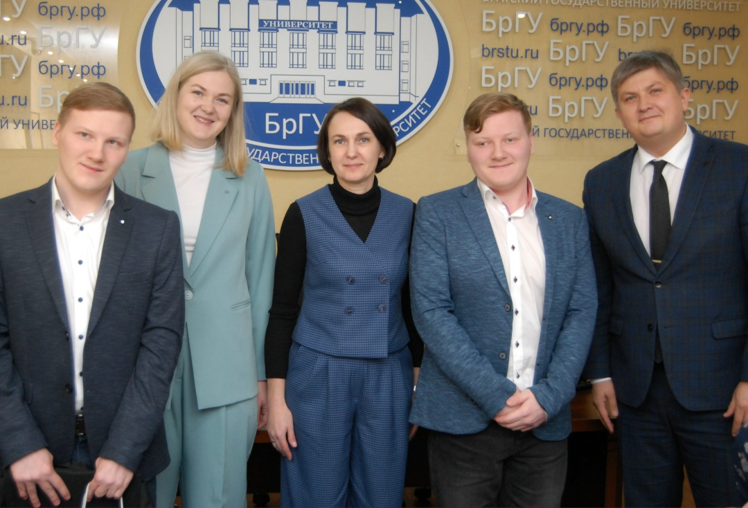 Студенты БрГУ Кирилл и Владислав Черновы — в числе лучших на всероссийском конкурсе «Финансовый мир–2025»
